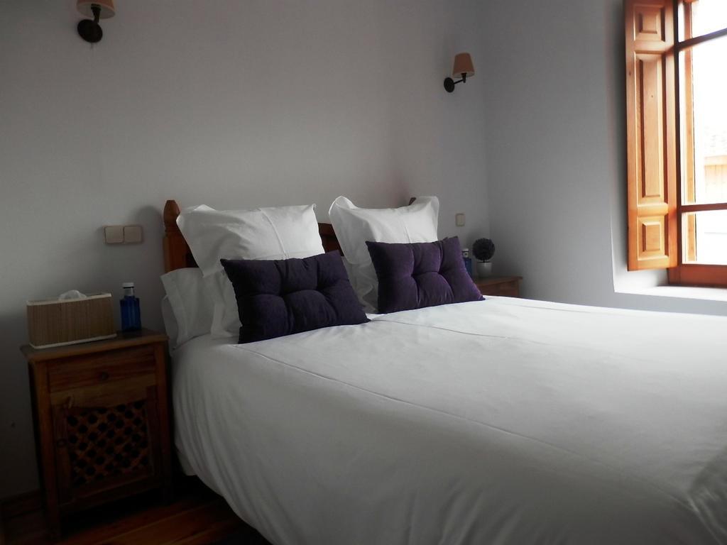 Pensjonat La Casona De Castilnovo - Gay Men Only Valdesaz Zewnętrze zdjęcie